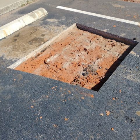 -parking lot maintenance, sealcoating, asphalt repair-