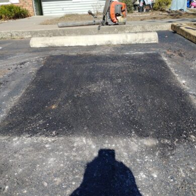 -parking lot maintenance, sealcoating, asphalt repair-