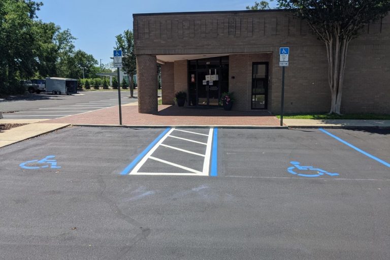 pensacola-parking-lot-sealcoating-striping-033 pensacola parking lot sealcoating striping crack seal example