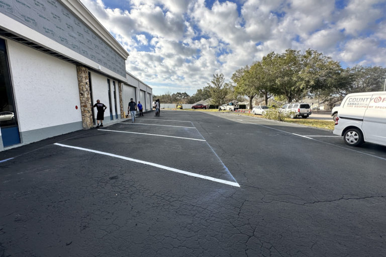 Deterioriated-Parking-lot-maintenance-castech-202302020007